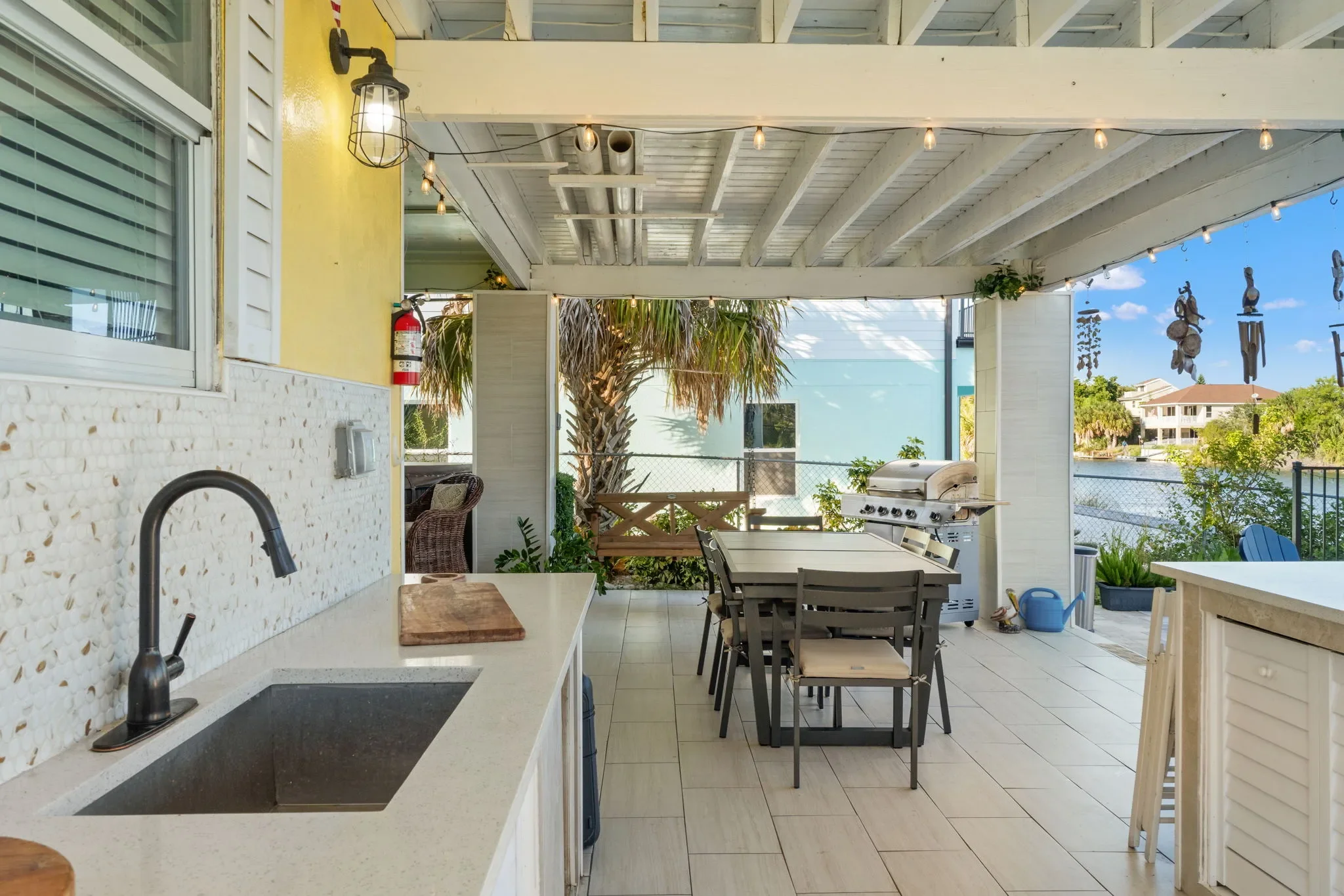 3BR Waterfront • Hot Tub + Dock • Kayaks • Bikes — photo 5