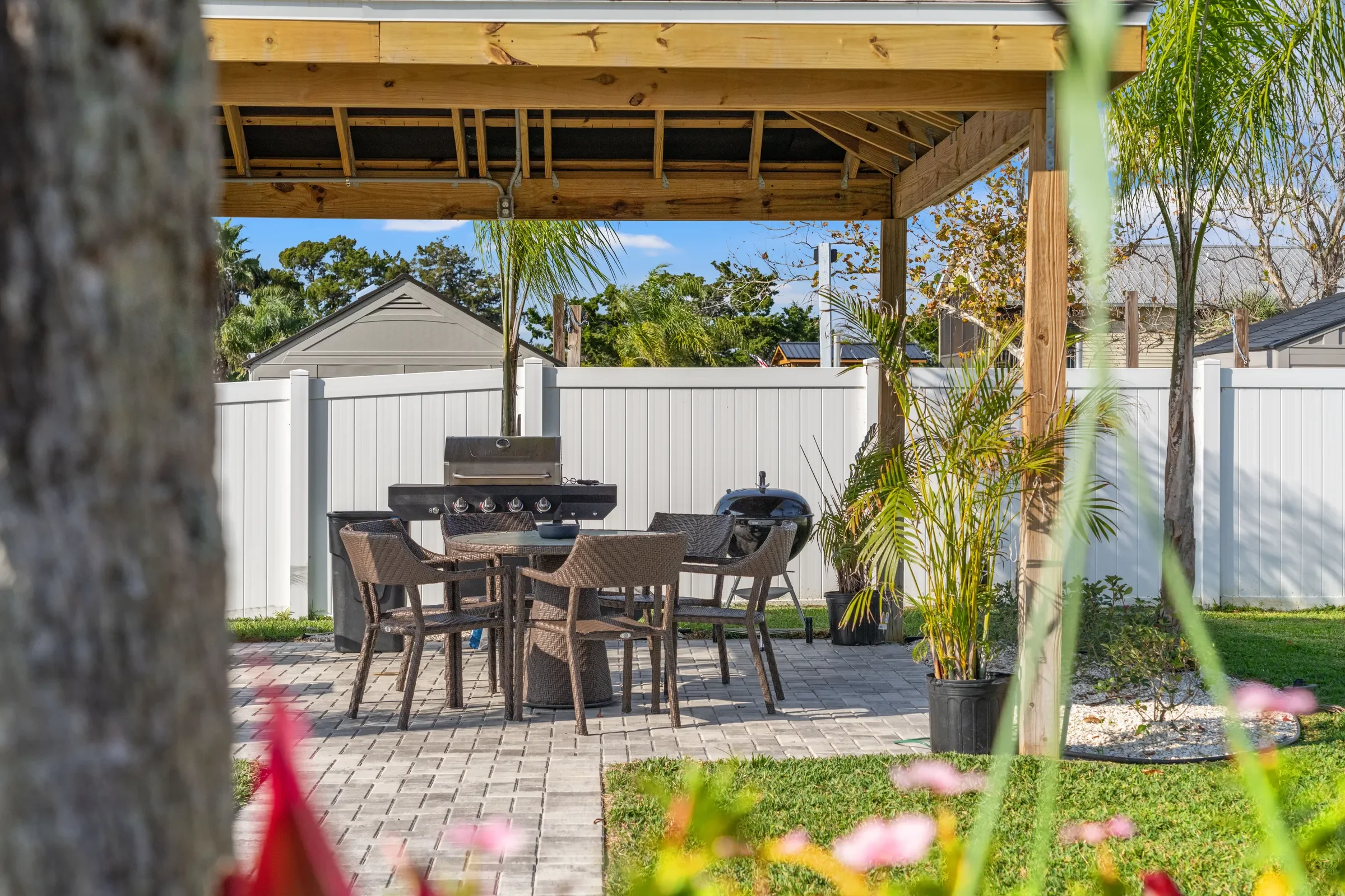 3BR Gulf Access • Dock + Kayaks • Gazebo • BBQ — photo 2