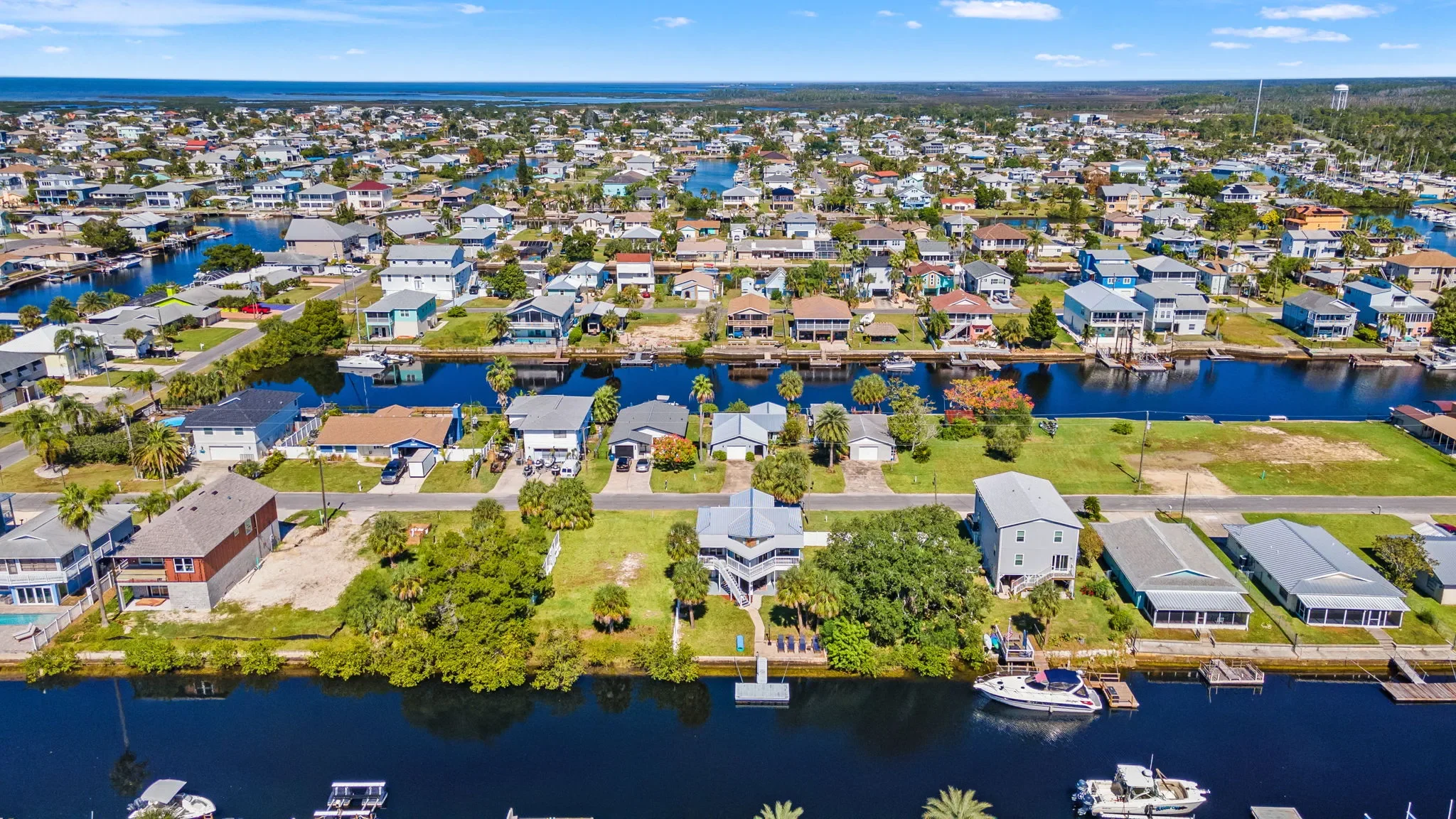 4BR Waterfront • Dock + Boat Slip • Direct Gulf — photo 4