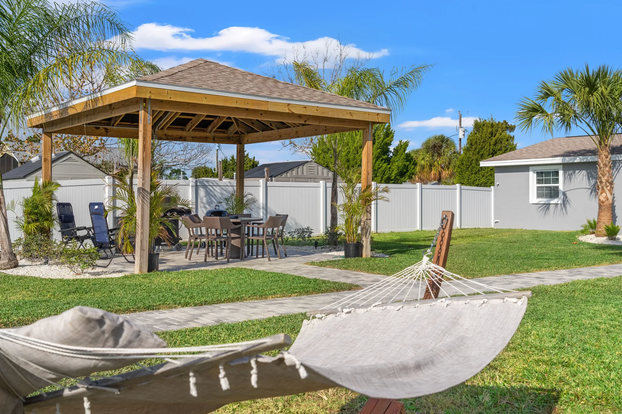 3BR Gulf Access • Dock + Kayaks • Gazebo • BBQ